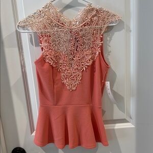 NWT Elegant Lace Coral Peplum Top Small